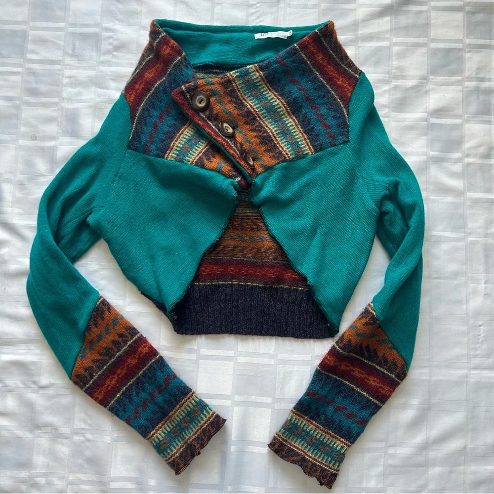 Precocious Bohemian Reworked Cropped Long Sleeve Sweater - Picture 10 of 10